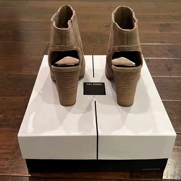 Dolce Vita Payton Dark Taupe Suede Heel Size 6 - Picture 4 of 6